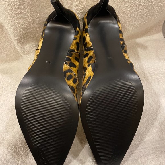 GUESS Boscoe Leopard Fabric Ankle Bootie - Like New, Size 10 - Picture 4 of 4